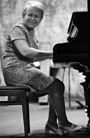 Композитор александра пахмутова и актер юрий пузырев в студии 1960. Melodiya Pahmutova S Dnem Rozhdeniya Aleksandra Nikolaevna Facebook