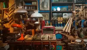 Vários sites e aplicativos hoje contam com um serviço de chromecast que permite reproduzir o seu conteúdo também em uma smarttv. Cheribon Vintage Gallery Tempat Berburu Barang Antik Di Cirebon Okezone Travel