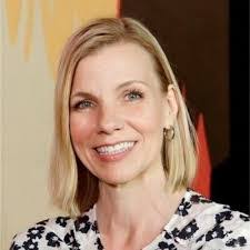 Jeanne Dewitt's Instagram, Twitter & Facebook