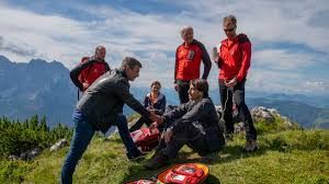 Bekannt aus der bergdoktor und gzsz: Der Bergdoktor Aus Mut Gemacht Zdf Handlung Drehorte Und Schauspieler Der Folge Gestern Film Tv Serien