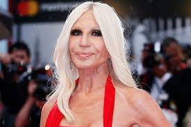 1310 donatella versace pictures from 2020. Uyzofm4drkkqhm