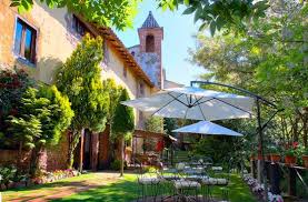 Es interceptada por sergio quien le promete ayudarla a encontrar la dirección a la que se dirige. El Mas Del Silenci Hotel Reviews Vilanova De Sau Spain Tripadvisor