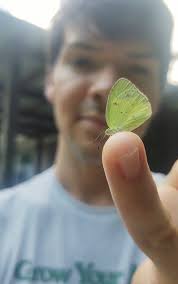 Making new friends in the garden 🤣🤣🤣