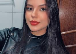 Sandy Aguiar (@sandy_aguiar_) • Instagram photos and videos