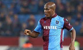 Mars 1989) er en nigeriansk fotballspiller som spiller for den tyrkiske klubben trabzonspor. Trabzonspor Un Futbolcusu Anthony Nwakaeme Kimdir