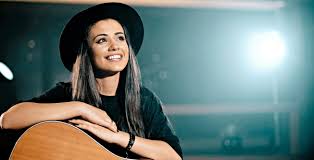 Isadora cantou para o seu amado, e encantou as pessoas. Isadora Pompeo Cantora Gospel Almanaque Home
