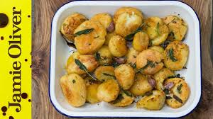 Jamie olivers twist s04e15 liebe geht durch den magen. Roast Potatoes Three Ways Jamie Oliver Youtube