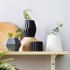 Check spelling or type a new query. Rekomendasi 8 Pot Tanaman Untuk Dekorasi Rumah Yang Lebih Cantik Kumparan Com