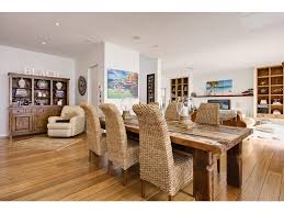 Make your own with vignettes or collages. 21 Fantastic Beach Style Living Room Ideas