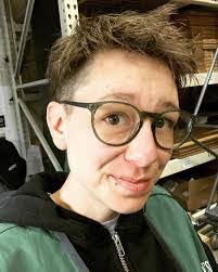 Holly Mcfadden's Instagram, Twitter & Facebook