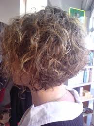 Les plus jolis modèles à adopter. Coiffure Mi Long Boucla C Avec Frange Beaux D