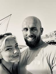 Could someone put this as 1 photo please thank you