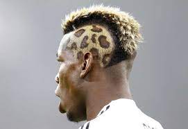 Nuovo look per paul pogba il nuovo taglio di capelli è un omaggio al black lives matter ⚫ no justice, no peace ✍ #repost. Paul Pogba Calcio 2016 Haircut Designs For Men Haircut Designs Fade Haircut Designs