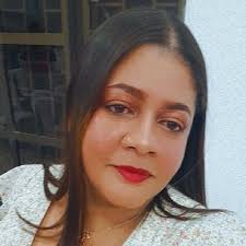 Raquel Moscote (@raquemosgu)