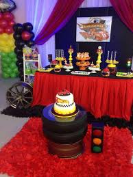 We did hot diggity dogs (hot dogs) as the foundation with condiments, hot dog. Mickey Mouse Themed Party Decorations Novocom Top