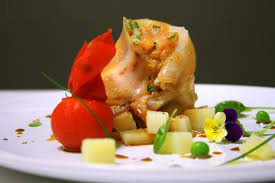 Per preparare la pasta con pesce spada iniziate a lavare i pomodorini, poi tagliateli in 4 parti 1 e teneteli da parte. Rosa Di Pesce Spada Affumicato Con Tartare Di Salmone Amica