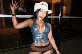 Influencer Ariela 'La Langosta,' Friend of Rapper 6ix9ine, Has Died