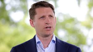 Paddington, Sydney: Residents lodge human rights complaint over 'unsafe'  Oxford St west cycleway