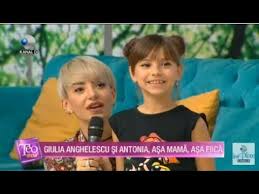 ﻿ la multi ani, mamica noastra frumoasa , a fost mesajul care a insotit fotografia in care le putem admira pe nicoleta, iulia si lucica si nu putem sa nu remarcam. Teo Show 04 03 2020 Giulia Anghelescu Si Fiica Ei Antonia Asa Mama Asa Fiica Youtube