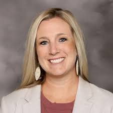 Elizabeth Brazier's Instagram, Twitter & Facebook