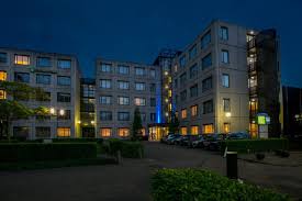 Holiday inn express amsterdam arena towers is located in the center of amsterdam southeast, the most dynamic entertainment area of that part of amsterdam. Holiday Inn Express Amsterdam Schiphol An Ihg Hotel Hoofddorp Aktualisierte Preise Fur 2021