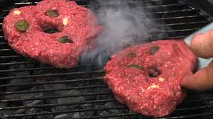 Le cheesecake aux fraises est tout ce que vous pourriez souhaiter: Super Lean American Bison Ground With Jalapenos Packed Into A Fantastic Burger Bbq Recipes Grill Cream Cheese Cake Recipes Bbq Recipes