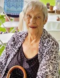 Loretta Lyons's Instagram, Twitter & Facebook