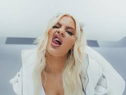 Sonza would appear in a total of up to 24. Luisa Sonza Pede Desculpa A Fas Acabei Sendo Uma Cuzona Popline