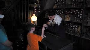 For spoiler tags, enter >!your text like this!< to get a real, live spoiler! A Wand Chooses A Boy Inside Ollivanders Wand Shop In The Wizarding World Of Harry Potter Youtube