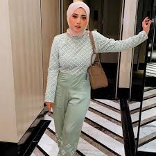 Check spelling or type a new query. 4 Inspirasi Outfit Hijab Berwarna Hijau Mint Ala Selebriti Fresh Dan Ceria Okezone Muslim