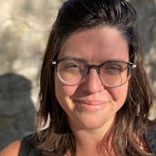 Laura Lindquist's Instagram, Twitter & Facebook