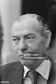 288 fotos e imágenes de alta resolución de Maxwell Joseph