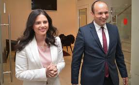 סיעת ימינה התכנסה הבוקר (ראשון) לישיבה, במהלכה עדכן היור נפתלי בנט, את חברי הסיעה במאמצים להקמת מה שהוא מכנה ממשלה מתפקדת ויציבה בישראל. Yeqmwwtedi4e9m