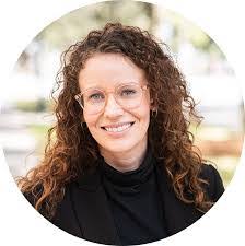 Emily Seaton's Instagram, Twitter & Facebook