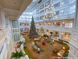 Photos The Tree Is Up At Disney S Grand Floridian Resort The Disney Food Blog