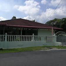 Namun, rumah tangga dengan orang tua lengkap semakin langka. Rumah Orang Tua Melaka