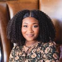 Tavia Pearson's Instagram, Twitter & Facebook