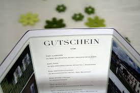 Ein gutschein zur hochzeit ist oft eine schöne möglichkeit dem brautpaar eine besondere freude zu machen, da es nicht immer einfach ist ein passendes geschenk zu finden. Hochzeit Gutschein Einfach Selber Basteln