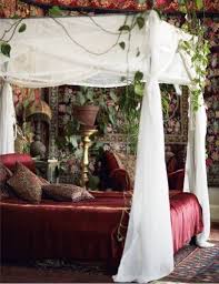 Pin By Jungalow By Justina Blakeney On Bedrooms Romantic Bedroom Bohemian Bedroom Dreamy Bedrooms