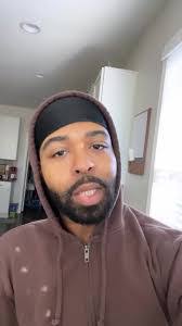 Darren Rivera's Instagram, Twitter & Facebook