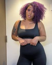 Willow Nightingale - Free pics, galleries & more at Babepedia