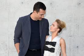 Meet single tall people in your area at tall. 10 Things Guys Love Most About Dating Short Women