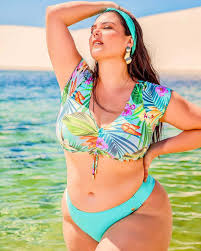 Marcela Baccarim - Free pics, galleries & more at Babepedia