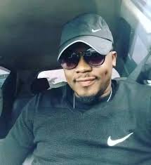 The only difference is English 🤦‍♂️🤓