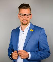 Jesse is currently isolated with his wife and son in an rv that has a broken fecal matter valve. Toni Scheller Ist Neues Vorstandsmitglied