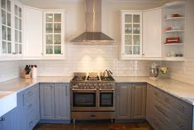 Ikea Lidingo Gray Lower Cabinets With Lidingo White Upper Cabinets Marble Countertops Verona 36 Stainless Dual Nebolshie Kuhni Plany Kuhni Sovremennaya Kuhnya