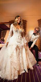 World S Most 10 Expensive Wedding Dresses To Die For Expensive Wedding Dress Wedding Dresses Embellished Wedding Dress