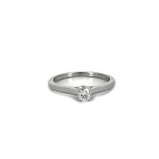 Free shipping and guaranteed authenticity on cartier rose gold solitaire 1895 ringclean polished and ready to wear. Bague Cartier Solitaire 1895 En Platine