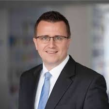 Kai Fischer, M.Sc. auf LinkedIn: Geschafft! 😊 Nach 7 Jahren Studium an der  FOM Hochschule für Oekonomie &…