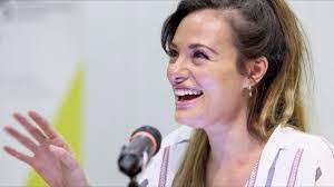 Rosa Hartley's Instagram, Twitter & Facebook